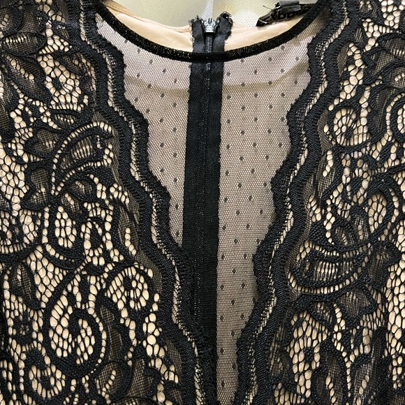 BRAND NEW Express Black Lace/Nude Lined Dress Size 6 Back Cut Out L/S Bodycon - Picture 2 of 3